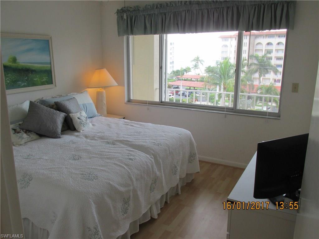 CASA BONITA ROYALE - Residential