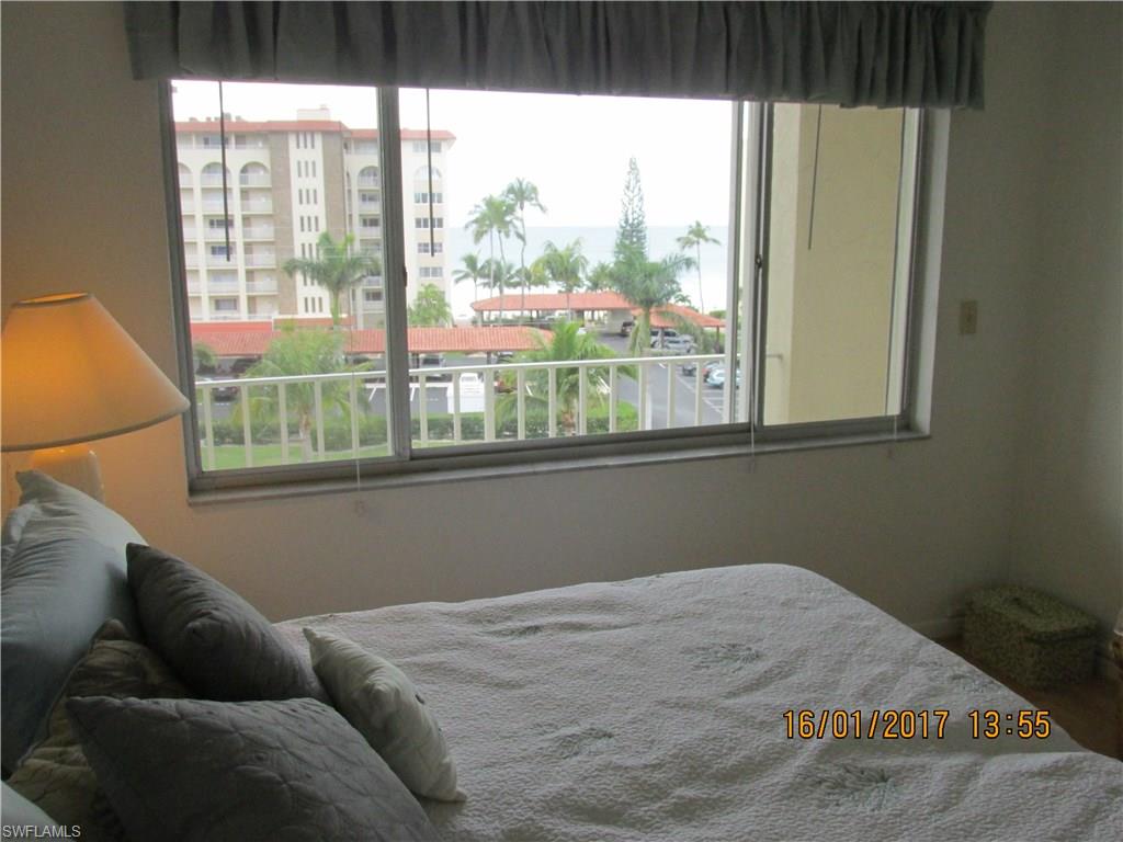 CASA BONITA ROYALE - Residential