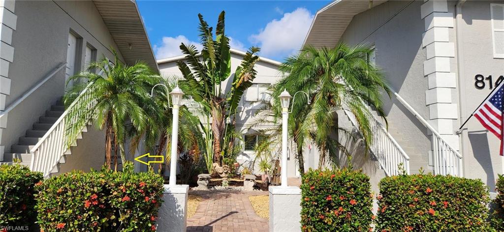 Welcome to Gladiolus Gardens! This updated 1-bedroom, 1-bath first-floor condo offers comfortable living in a convenient South Fort Myers location. The unit features a renovated kitchen with modern cabinetry, updated appliances, tile and wood-look flooring throughout, a spacious bedroom, dedicated workspace, and a screened lanai surrounded by mature tropical landscaping. Enjoy a quiet courtyard setting just minutes from HealthPark Medical Center, Golisano Children's Hospital, shopping, dining, beaches, and easy access to US-41. Ideal for healthcare professionals, retirees, or anyone seeking an affordable annual rental in a central location. Available for annual lease. No smoking.