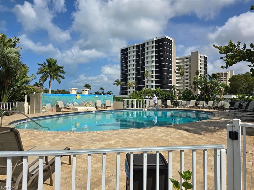 VANDERBILT TOWERS - Residential