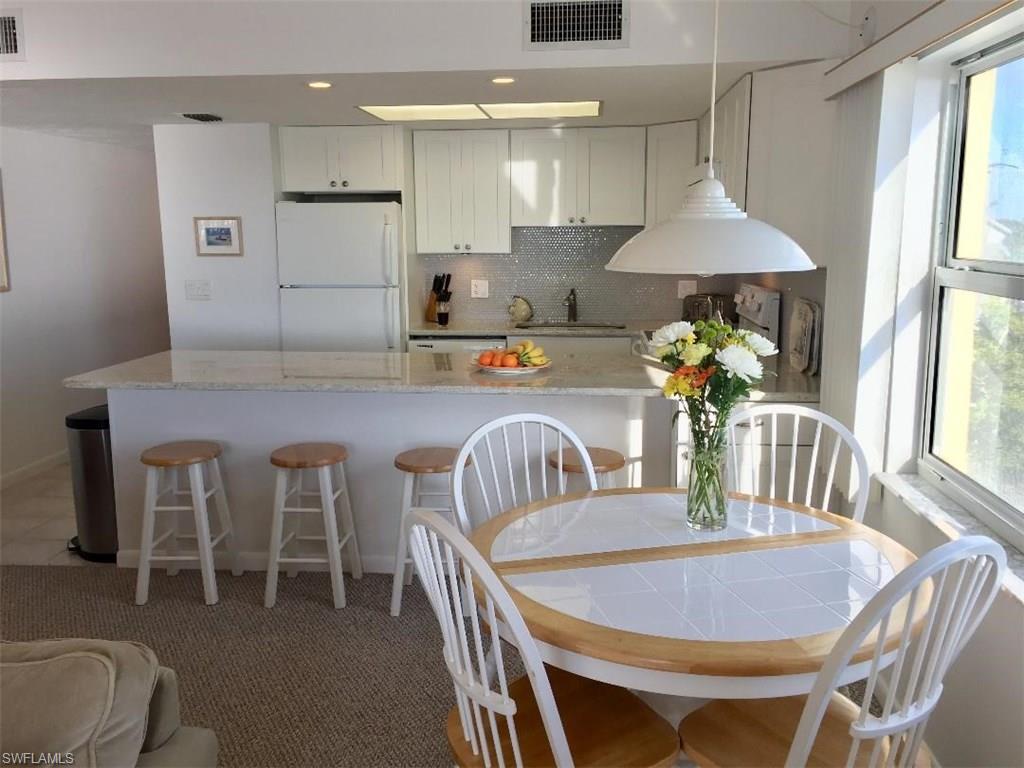 PINK SHELL VACATION VILLAS - Residential
