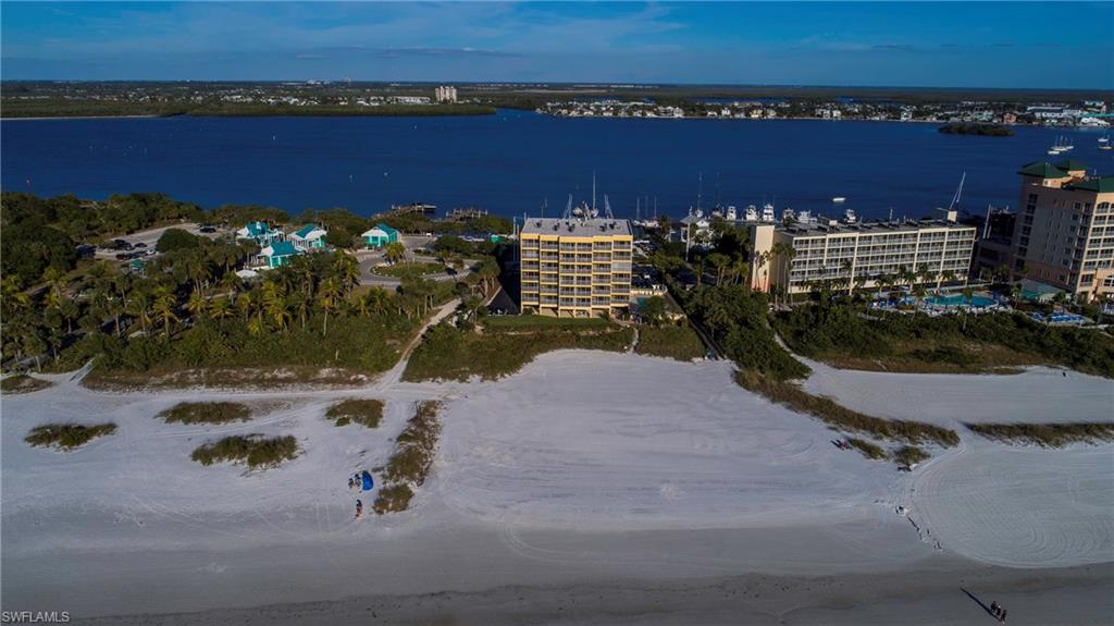 PINK SHELL VACATION VILLAS - Residential