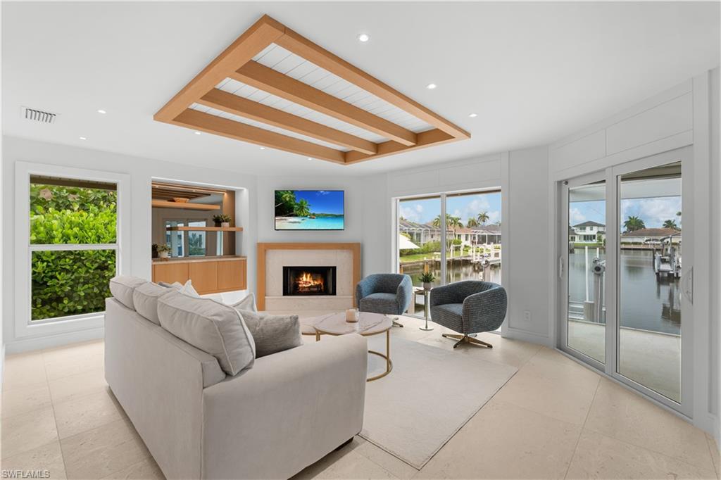 MARCO BEACH - Residential