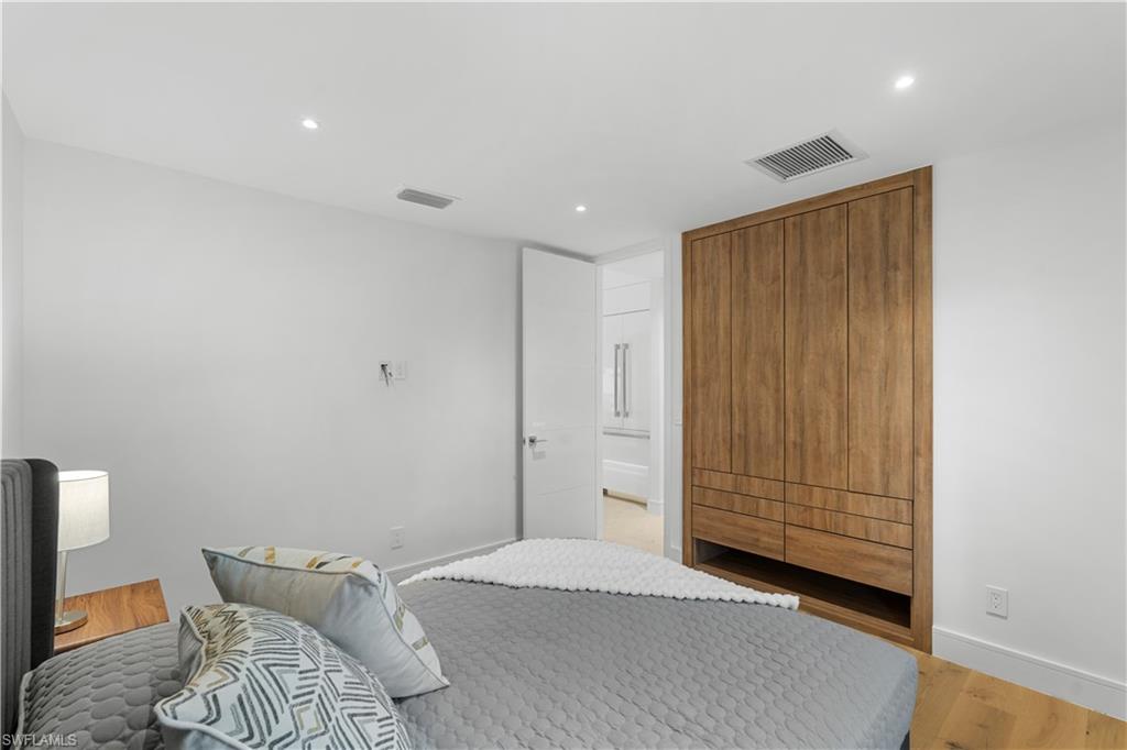 MARCO BEACH - Residential