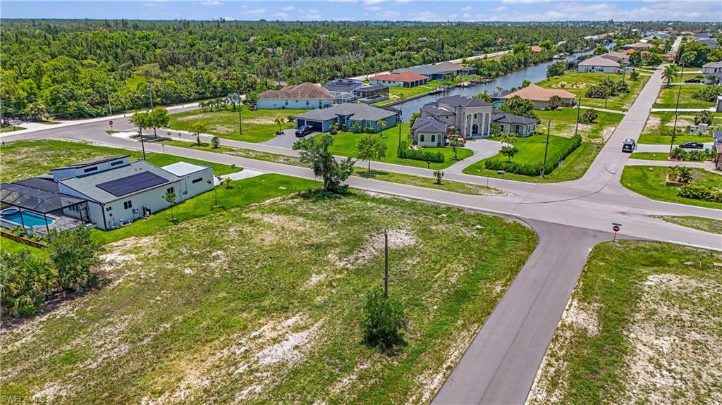 CAPE CORAL - Land