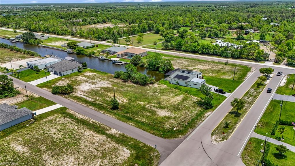CAPE CORAL - Land