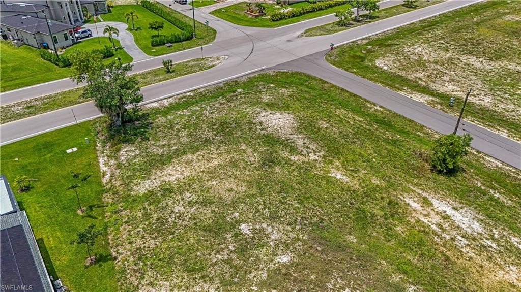 CAPE CORAL - Land