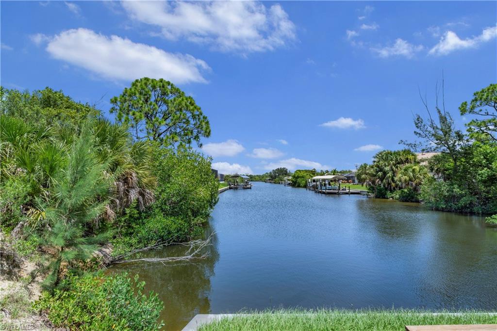 CAPE CORAL - Land