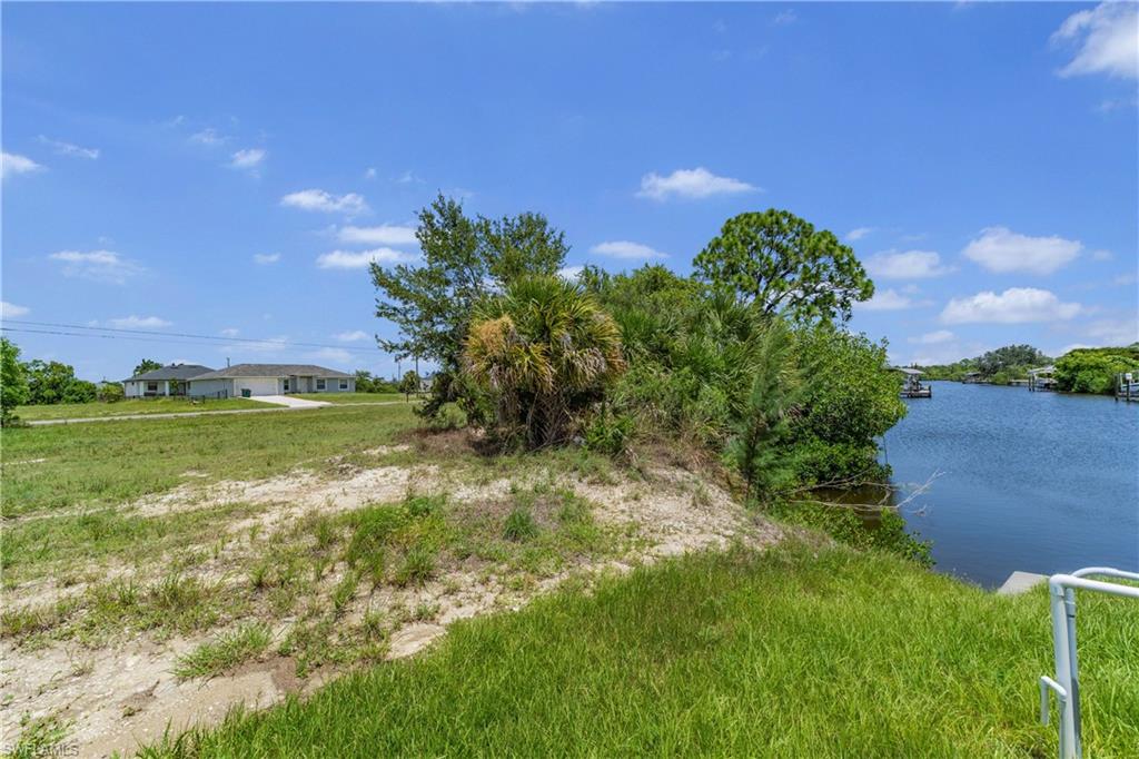 CAPE CORAL - Land