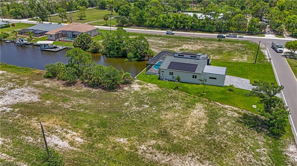 CAPE CORAL - Land