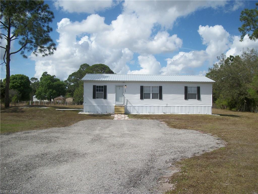 3/2 Fleetwood Beacon Hill Series. the home has a metal roof, new flooring and skirting. The fenced property has a driveway, alarm system and 12x20 shed. The home is in excellent condition and the cleared property is well drained.