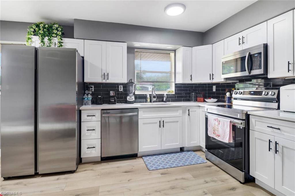 NAPLES PARK - Residential