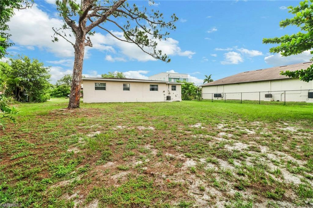 NAPLES PARK - Residential