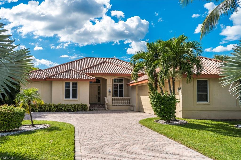 Custom Built Home in South Fort Myers River Front Community. Just 22 Homes in this beautiful community. Just minutes to Sanibel and Fort Myers Beaches. Custom Kitchen with Granite Counters. 3 Bedrooms 2 1/2 Baths, Den/Study/4th Bedroom. Formal Living and Dinning. Family Room. 3 Car Garage. Heated Pool. Gated Community.
Motivated.