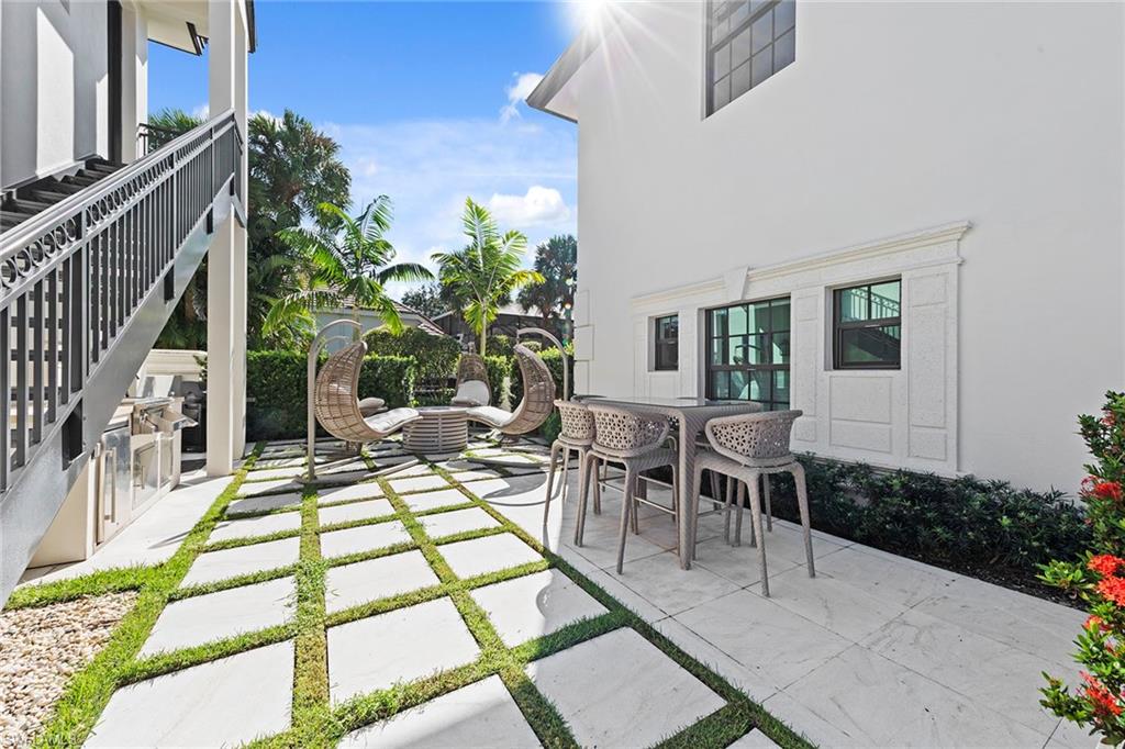QUAIL WEST - Residential