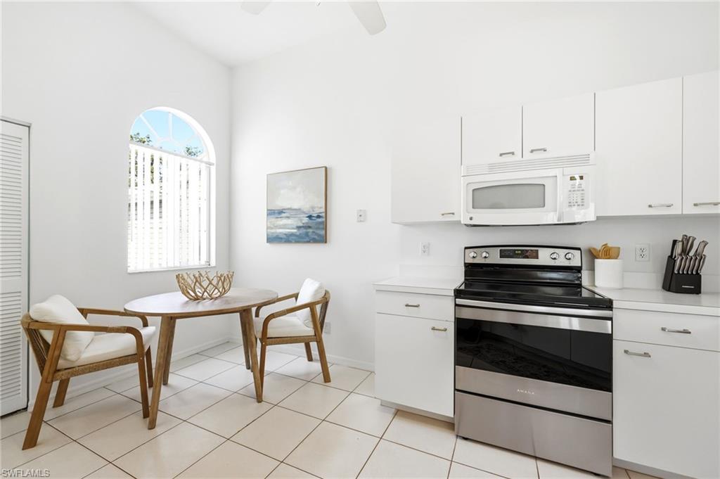 LAKESIDE CARRIAGE HOMES - Residential