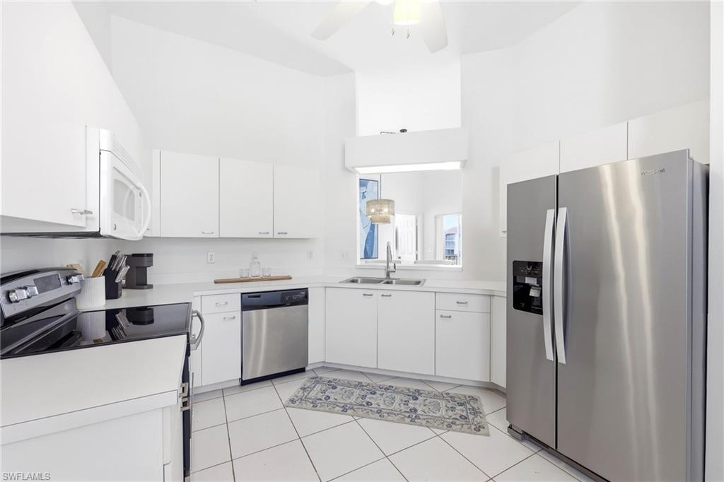 LAKESIDE CARRIAGE HOMES - Residential