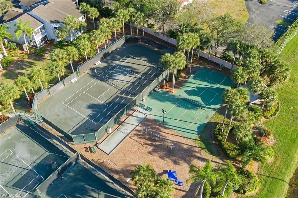 LAKESIDE CARRIAGE HOMES - Residential