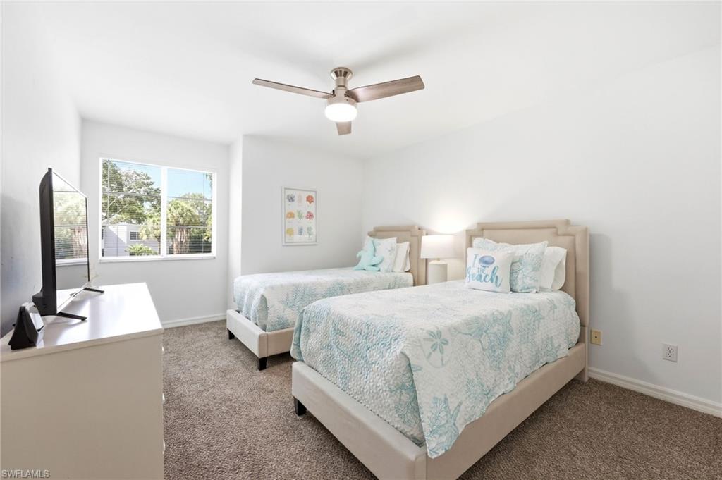 LAKESIDE CARRIAGE HOMES - Residential