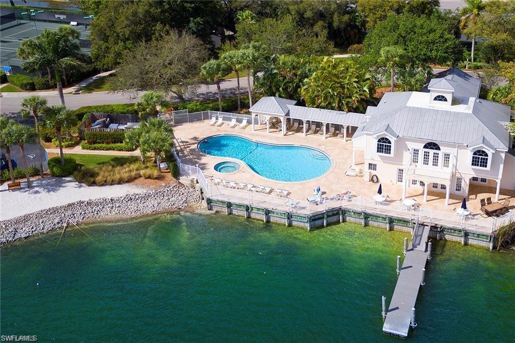 LAKESIDE CARRIAGE HOMES - Residential