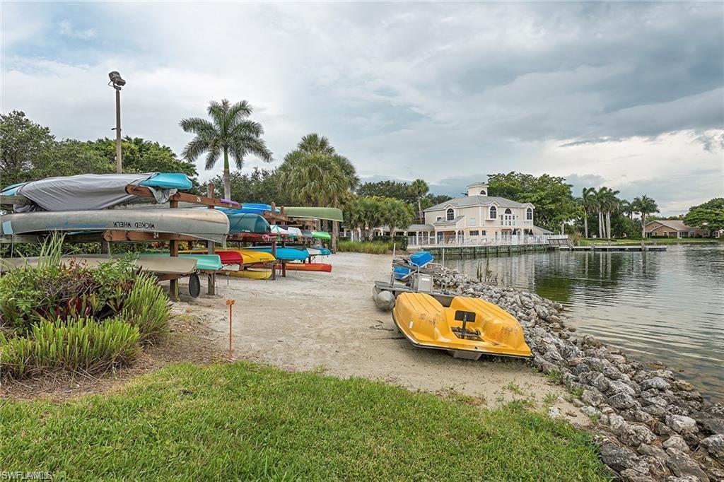 LAKESIDE CARRIAGE HOMES - Residential