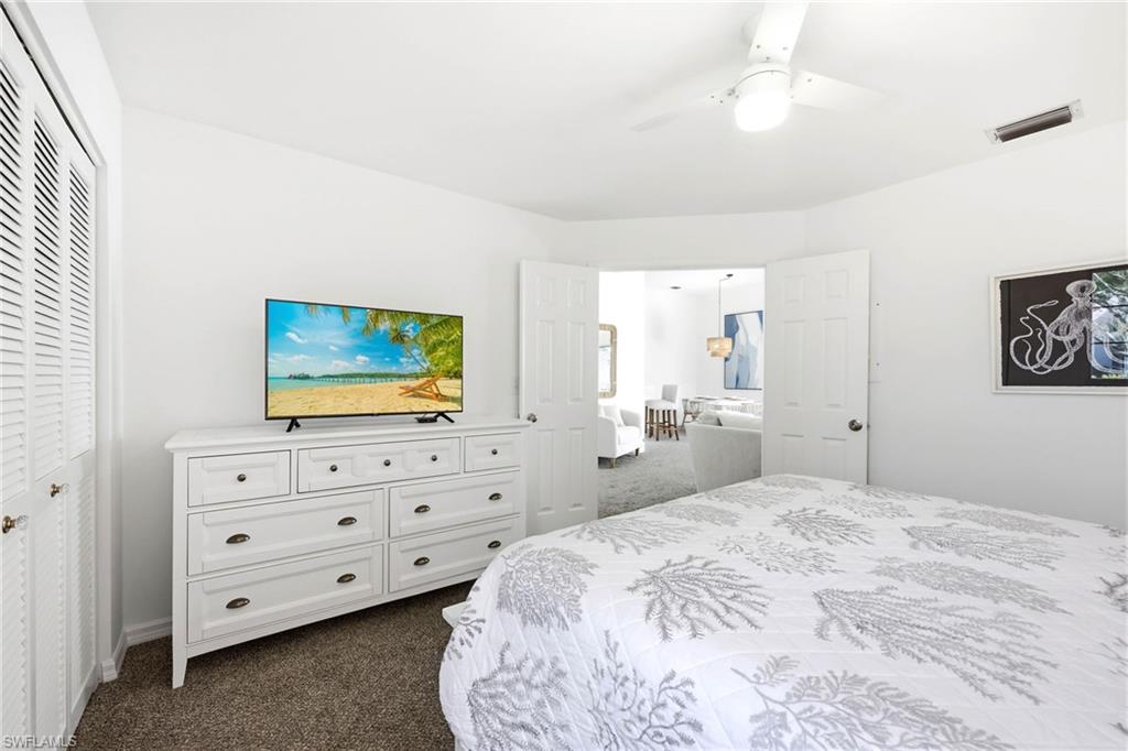 LAKESIDE CARRIAGE HOMES - Residential