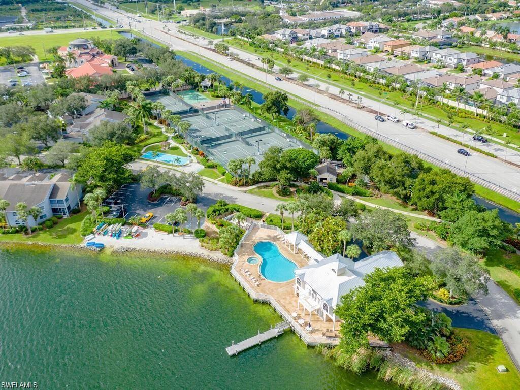 LAKESIDE CARRIAGE HOMES - Residential