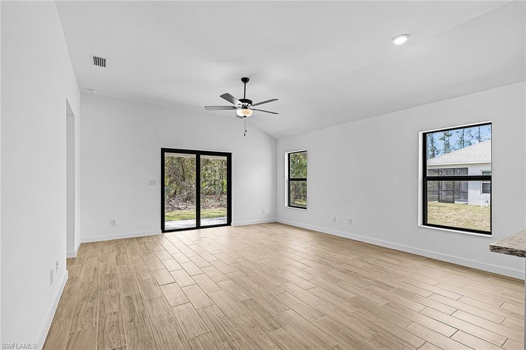 MIRROR LAKES - Residential