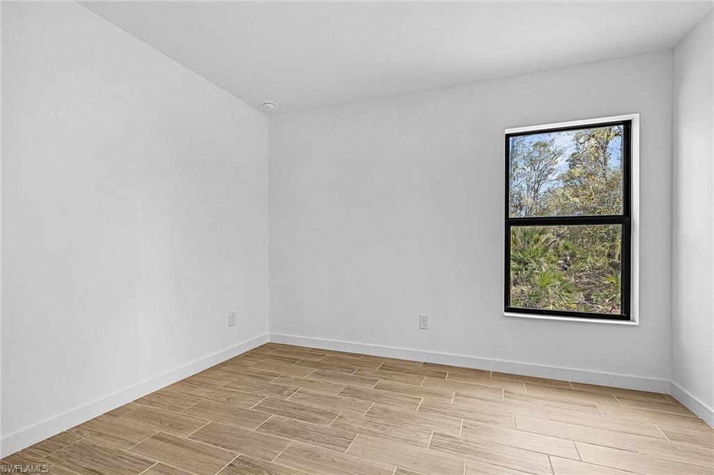 MIRROR LAKES - Residential