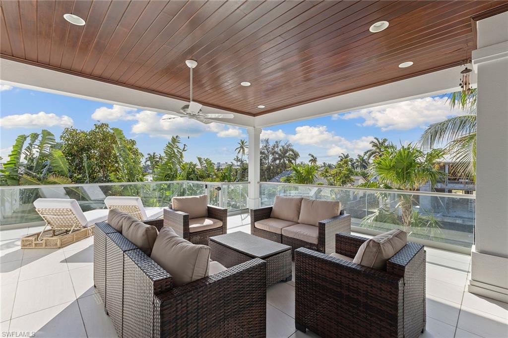 AQUALANE SHORES - Residential