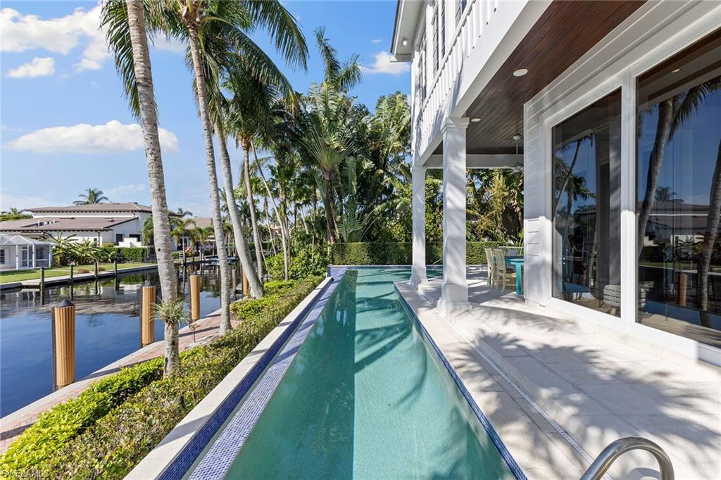 AQUALANE SHORES - Residential