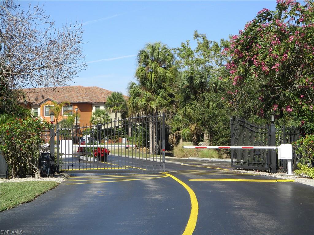 SUMMERLIN WOODS - Residential