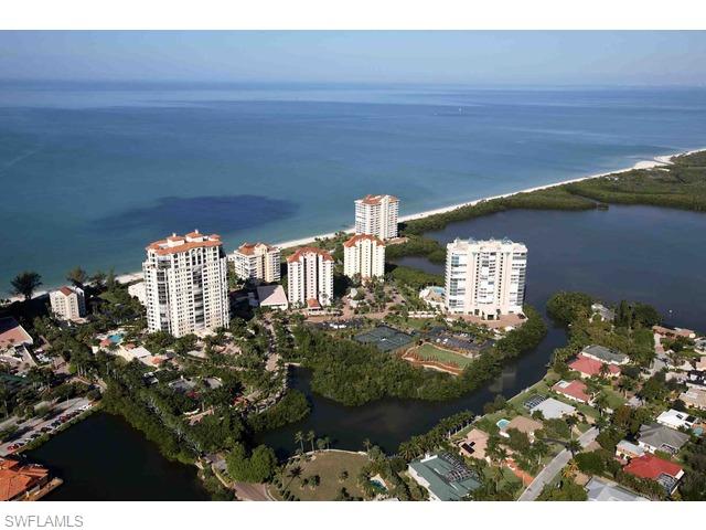 SEASONS AT NAPLES CAY - Residential