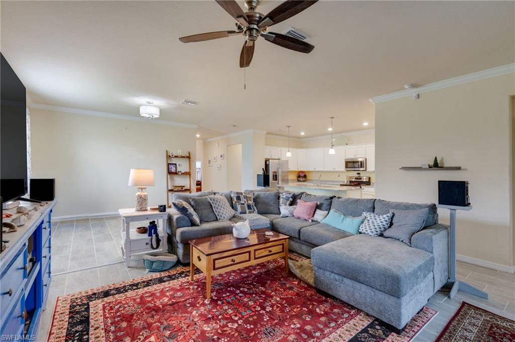 HAMPTON LAKES - Residential