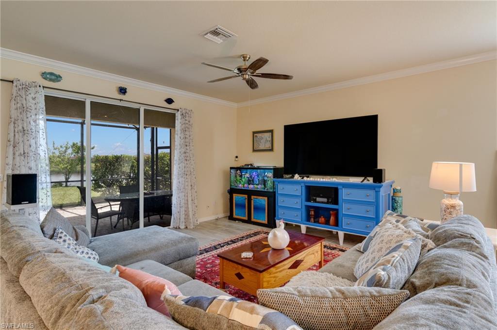 HAMPTON LAKES - Residential