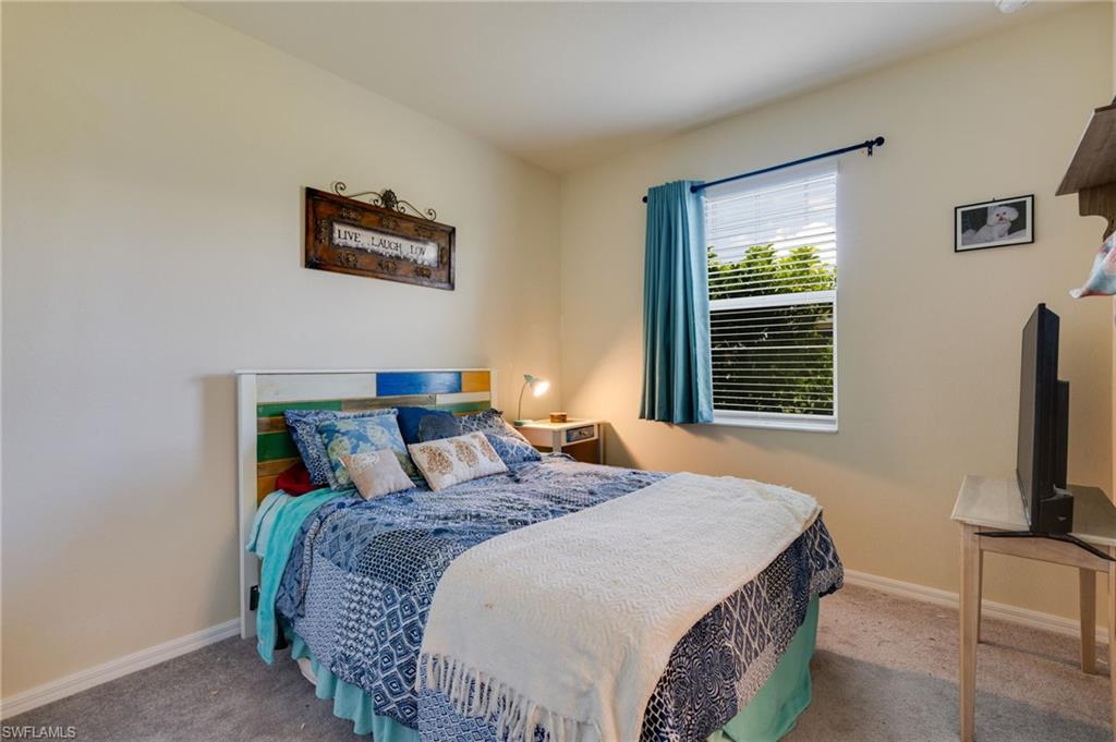 HAMPTON LAKES - Residential