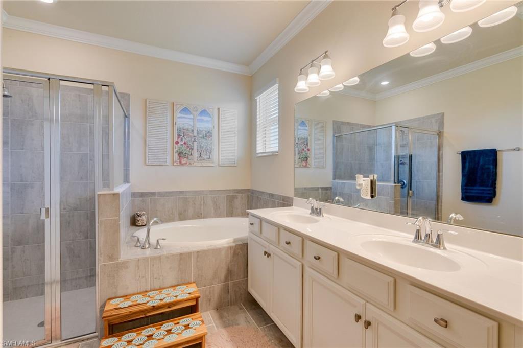 HAMPTON LAKES - Residential