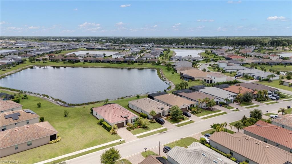 HAMPTON LAKES - Residential