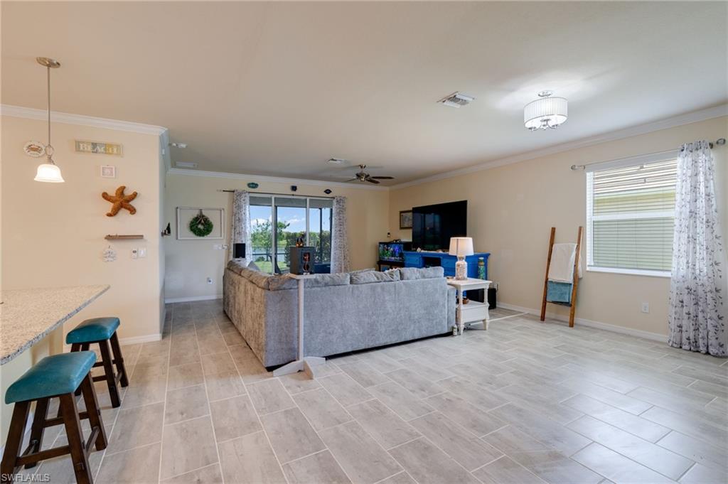 HAMPTON LAKES - Residential