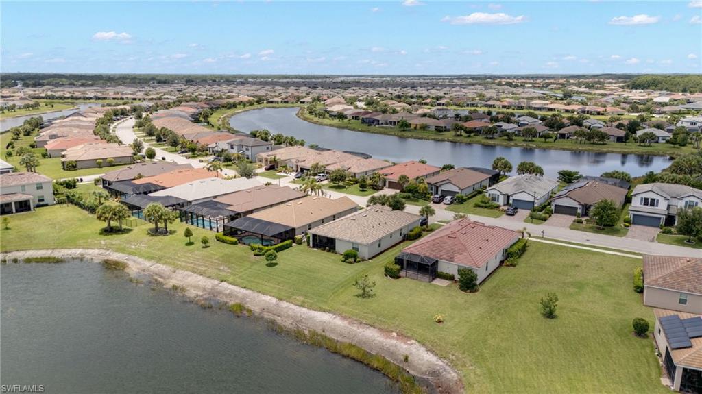 HAMPTON LAKES - Residential