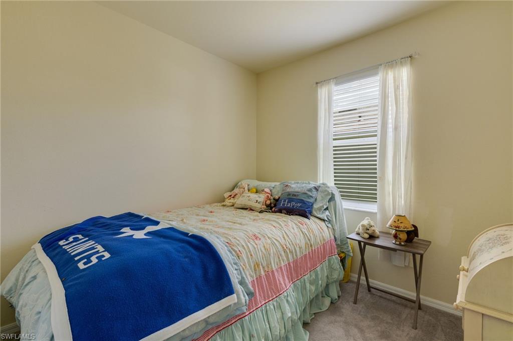 HAMPTON LAKES - Residential