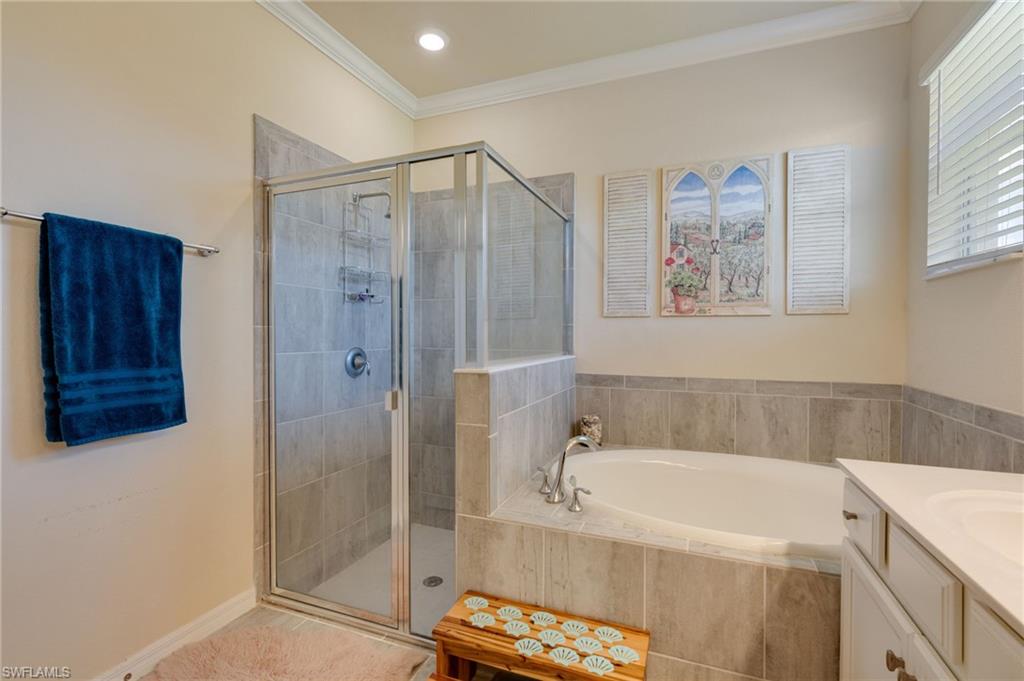 HAMPTON LAKES - Residential