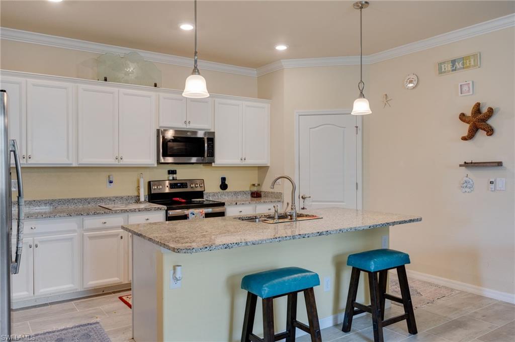 HAMPTON LAKES - Residential