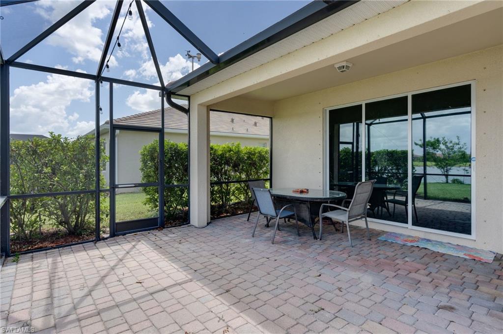 HAMPTON LAKES - Residential