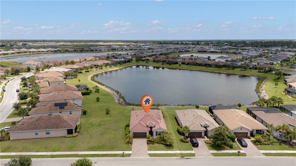 HAMPTON LAKES - Residential