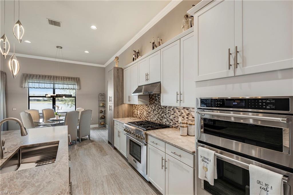 WINDING CYPRESS - Residential