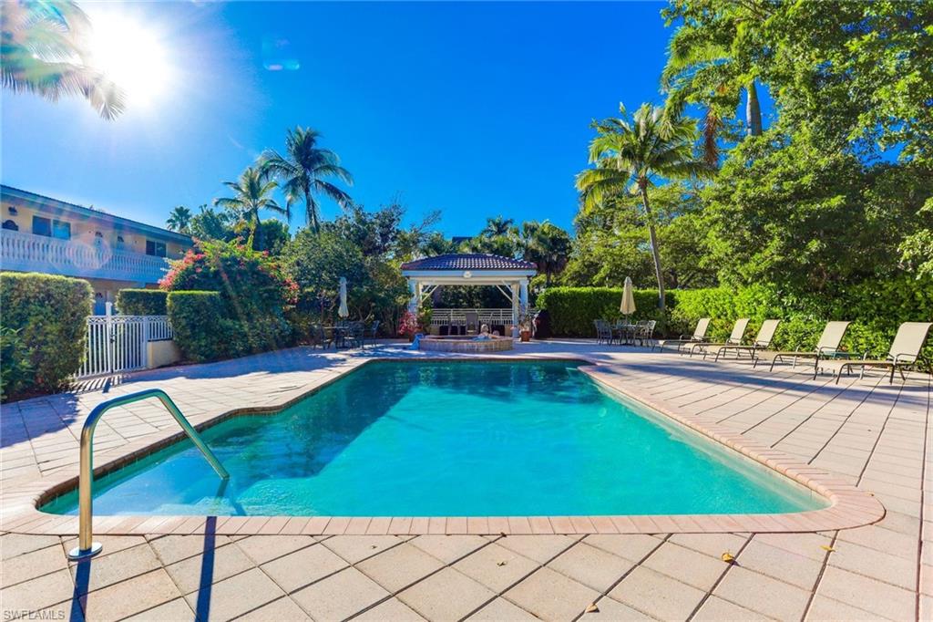 CASTLETON GARDENS - Residential