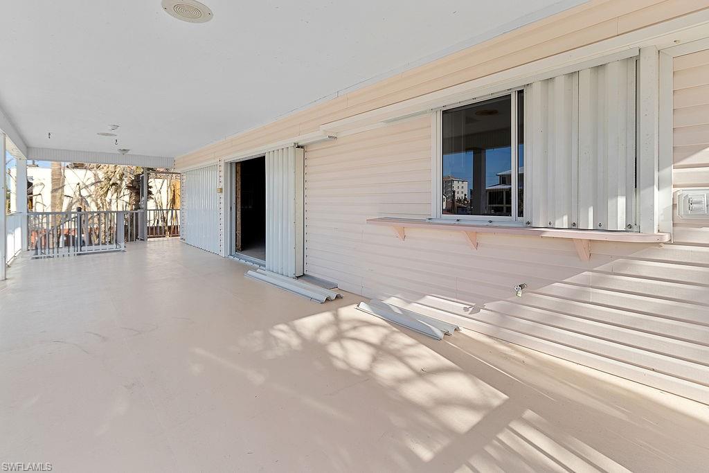 HOLIDAY HEIGHTS - Residential