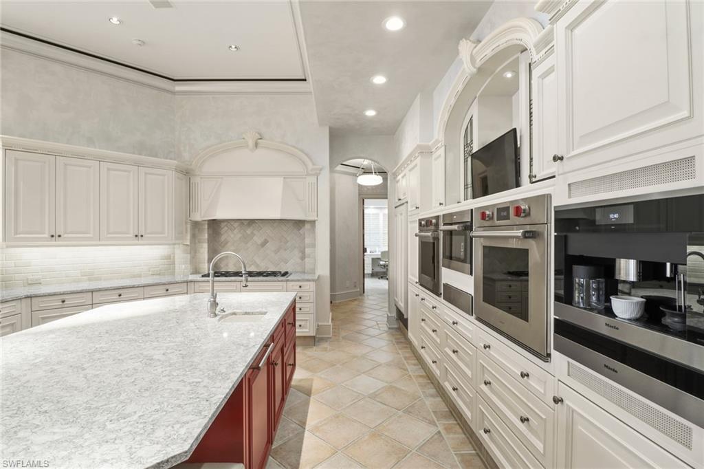 BAY COLONY SHORES - Residential
