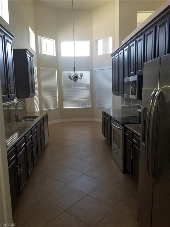 BOTANICA LAKES - Residential